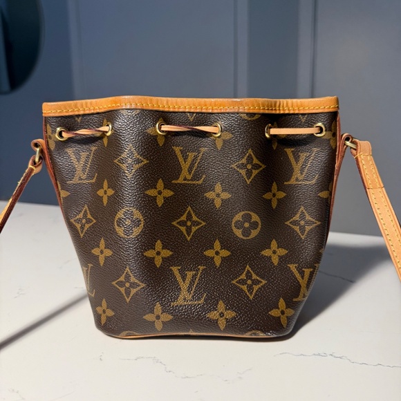 Louis Vuitton Nano Noé - Picture 2 of 5
